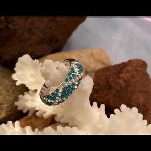 Ladies sterling silver ring size 7💜new